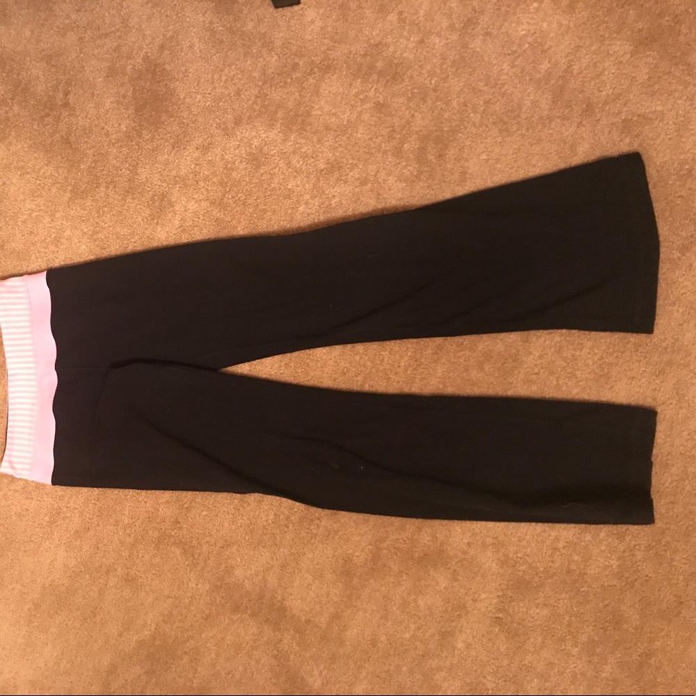 Lululemon pink yoga pants