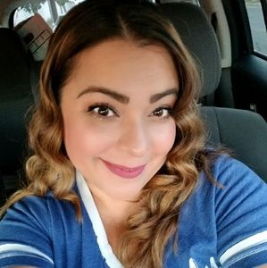 Meet your Posher, Yvette