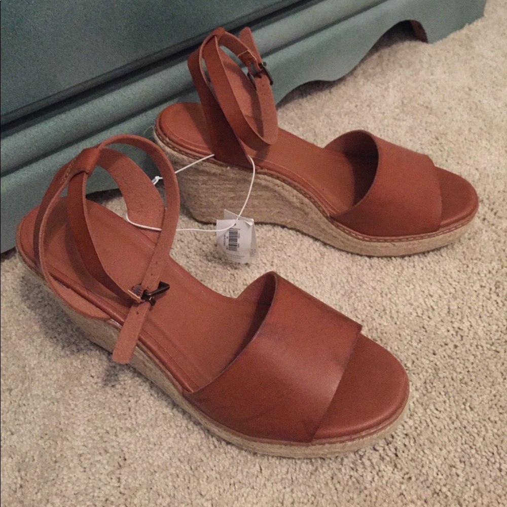 Old navy wedge shoes