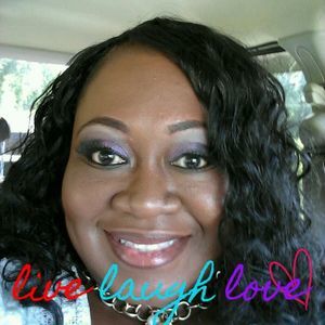 Meet your Posher, Mona