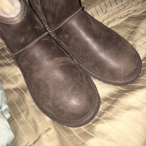 Brand new, low, brown leather UGGS