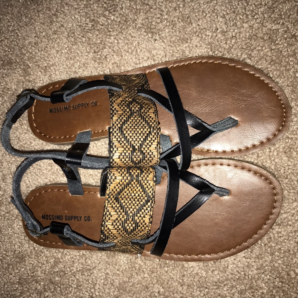 Size 6 Tan & Black Target Sandals