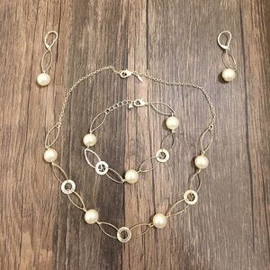 Avon Necklace, Bracelet, and Earrings set