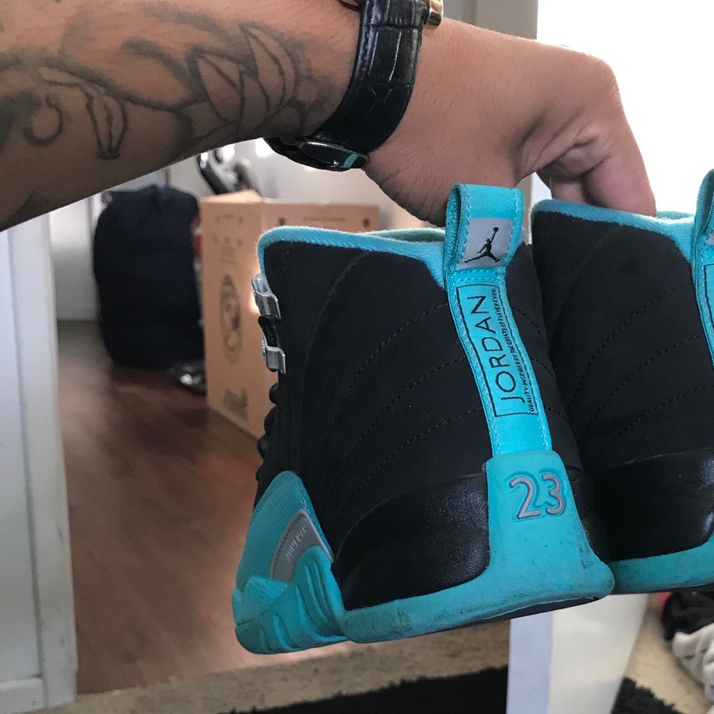 Jordan 12 "hyper jade" size 7