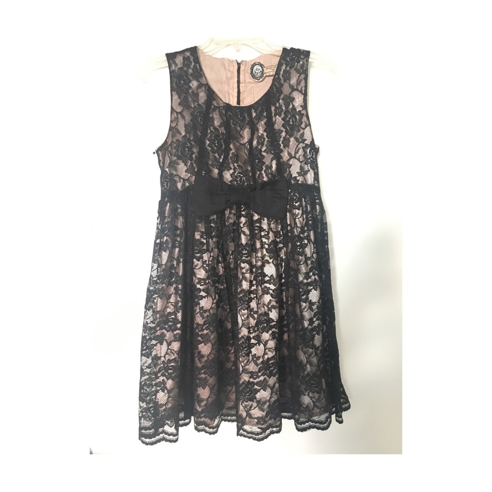 Lace dress