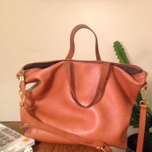 Transport zip tote light brown
