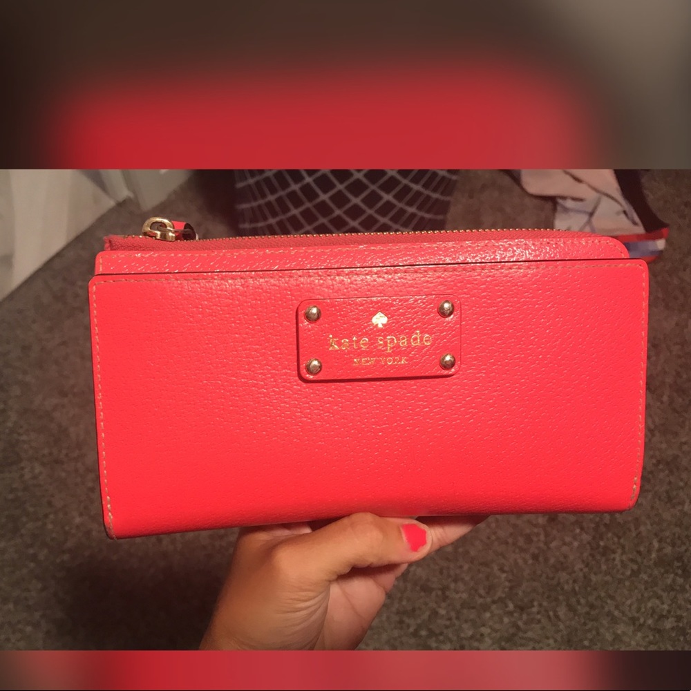 Kate spade wallet and phone carrier