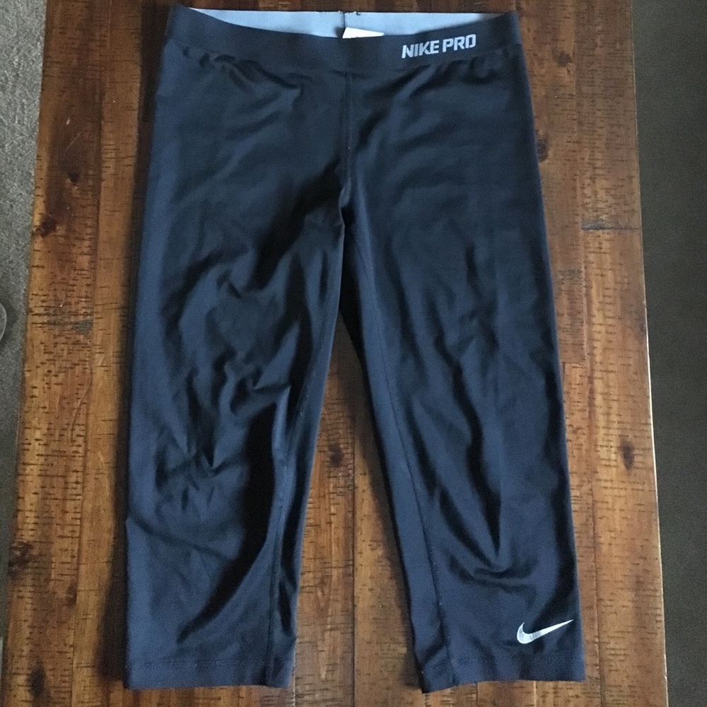 Nike DRI-FIT Capris