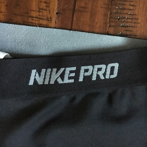 Nike DRI-FIT Capris - Picture 2 of 5