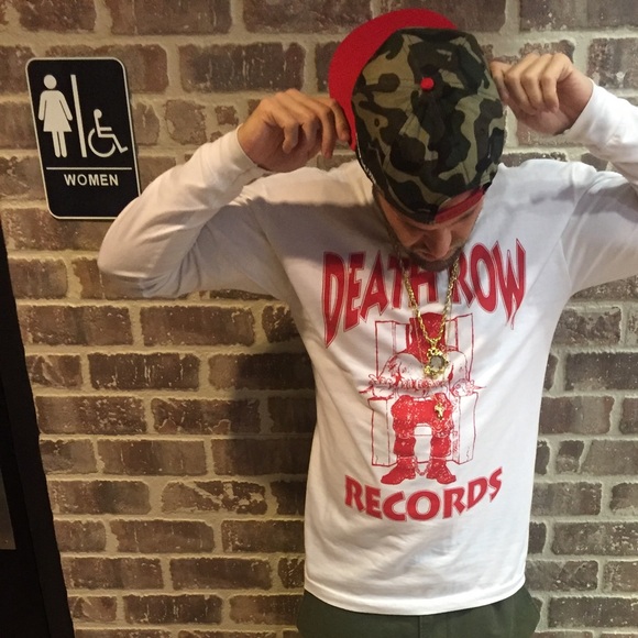 MEET YOUR POSHER, TJ - Picture 2 of 7