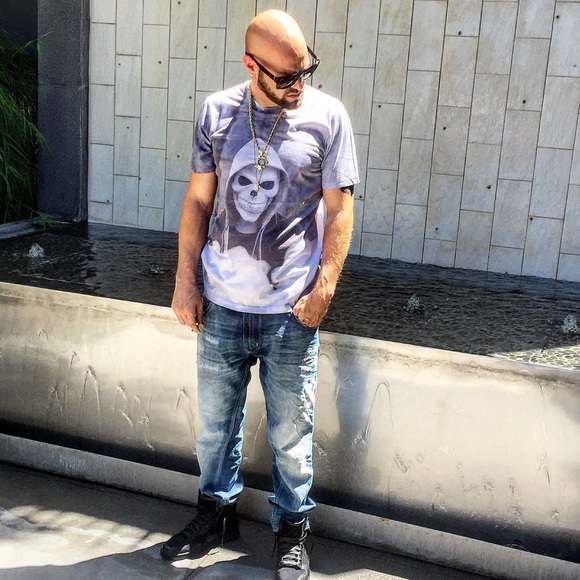 MEET YOUR POSHER, TJ - Picture 3 of 7