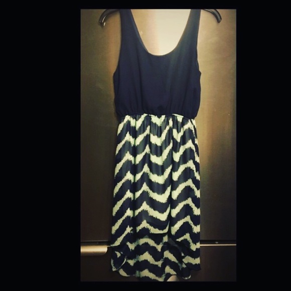 Dresses & Skirts - MAKE AN OFFER‼️ Hi Lo Summer Dress Size S