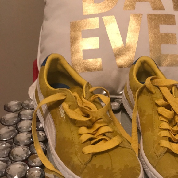 Shoes - Picture 6 of 7