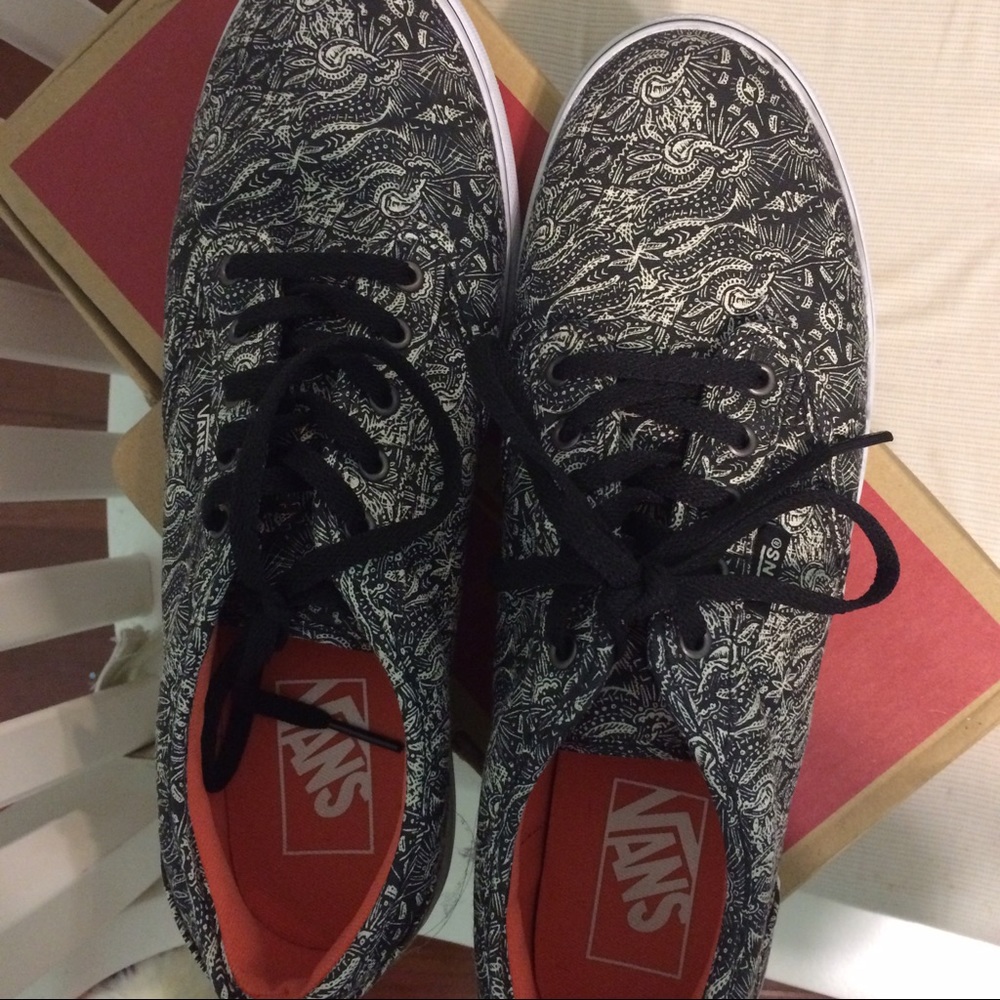 Grey/White Vans!:)
