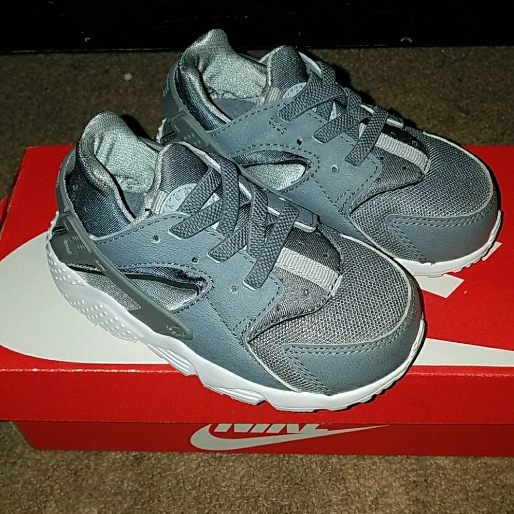Size 7 Toddler Nike Huarache