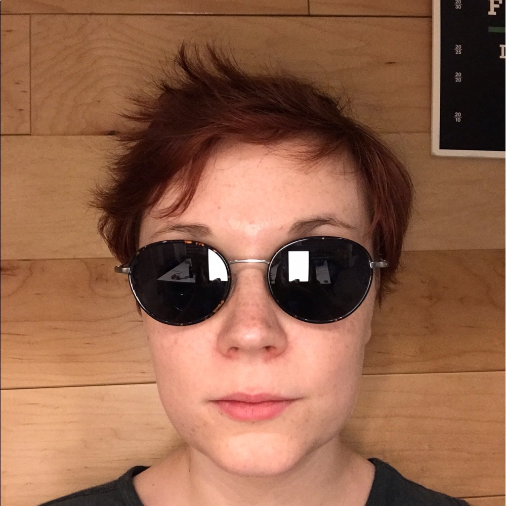 Meet your Posher, Cassondra
