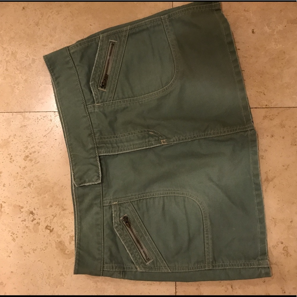 American Eagle olive green skirt