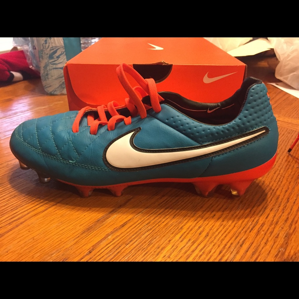 Tiempo Legend Soccer Cleat men's size 7