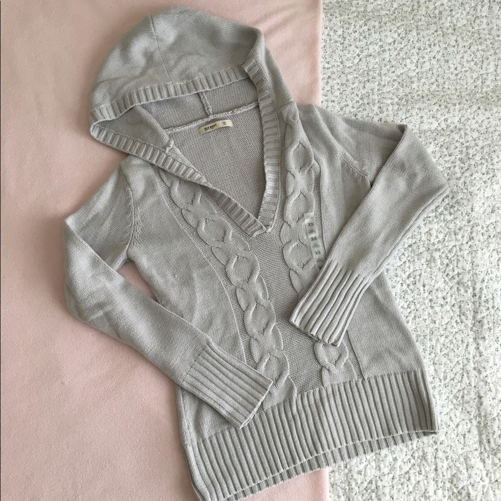 NWOT Old Navy Light Grey Pullover Sweater