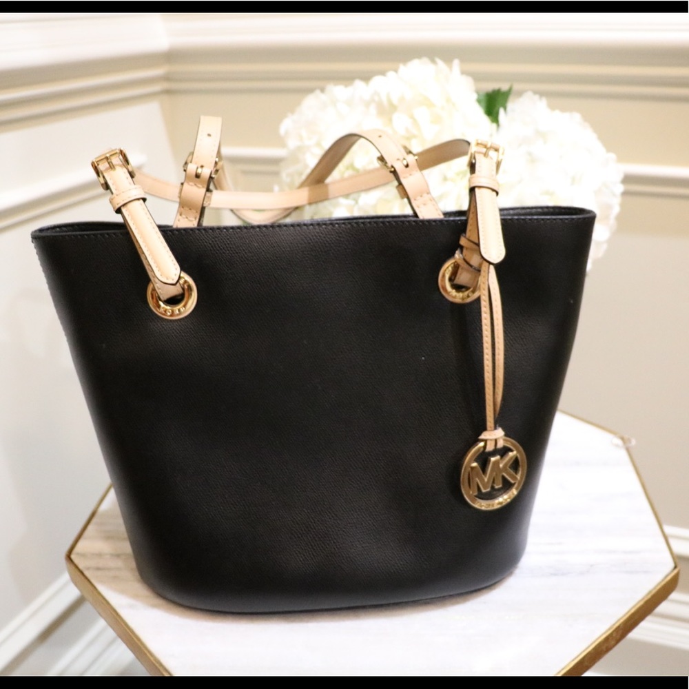 Black Michael Kors Shoulder Bag