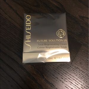 Shiseido Future Solution LX regenerating cream