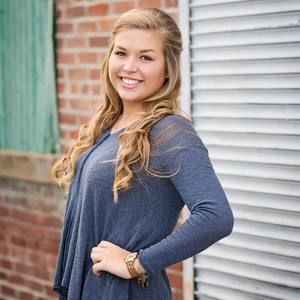 Meet your Posher, Alexis