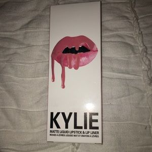 Kylie Jenner Lipkit