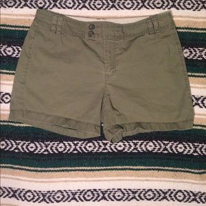 Banana Republic women's shorts in green size 10