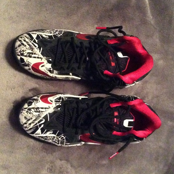 New lebrons size 4 only do cash or trades - Picture 2 of 5
