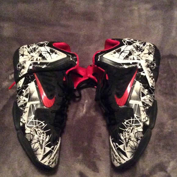 New lebrons size 4 only do cash or trades - Picture 4 of 5