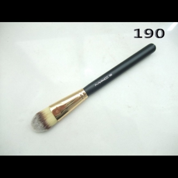 Hey ladies I have the latest Mac cosmetic ! - Picture 4 of 8