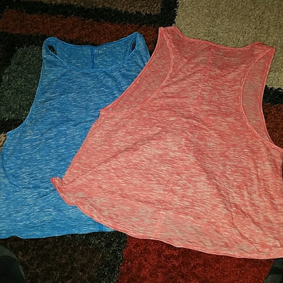 Bundle Tank Tops - Picture 2 of 3