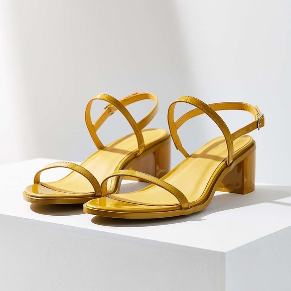 Urban Outfitters Shoes - ✨NWOT✨ Urban Outfitters Minnie block heel sandal
