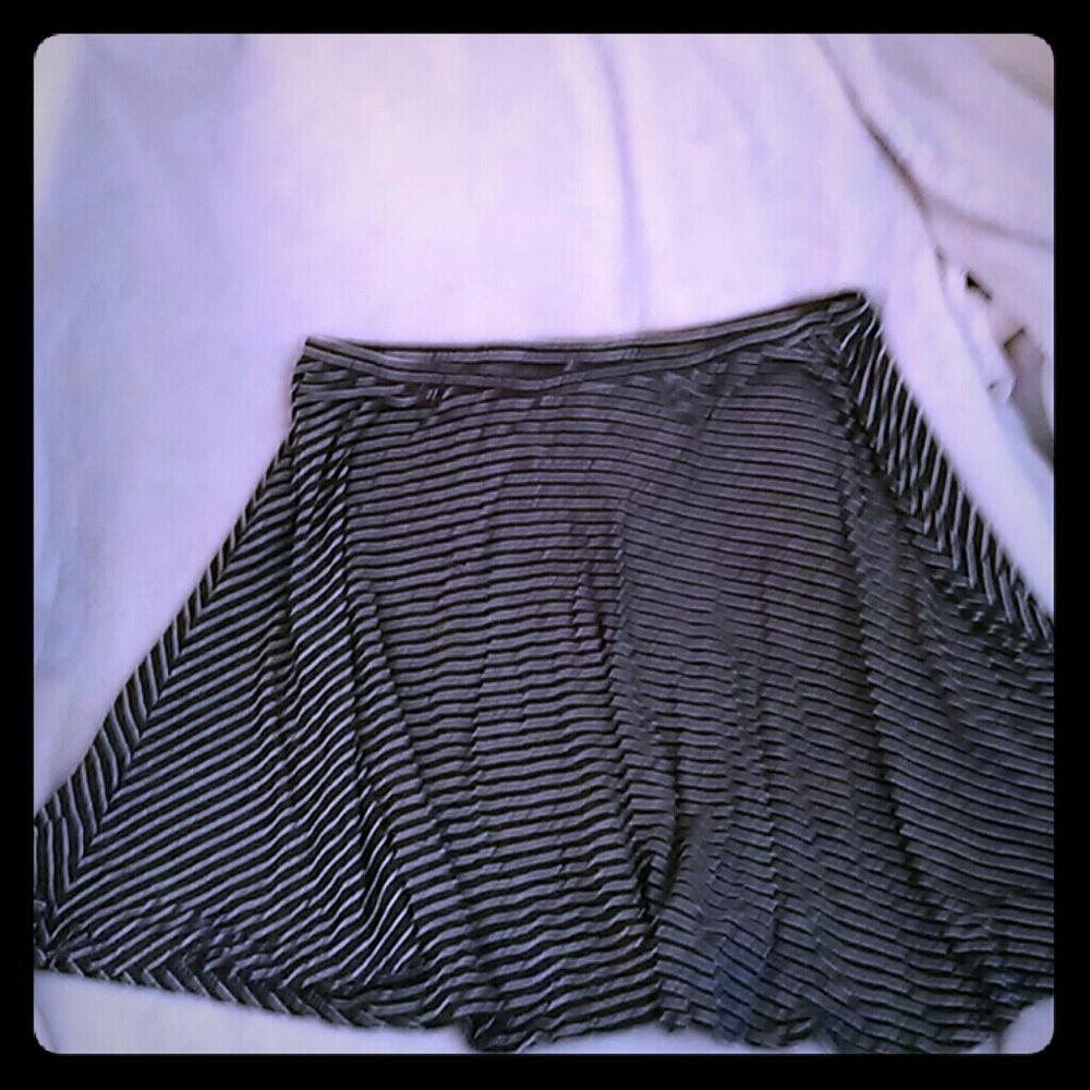 Cute WetSeal XL mini skirt