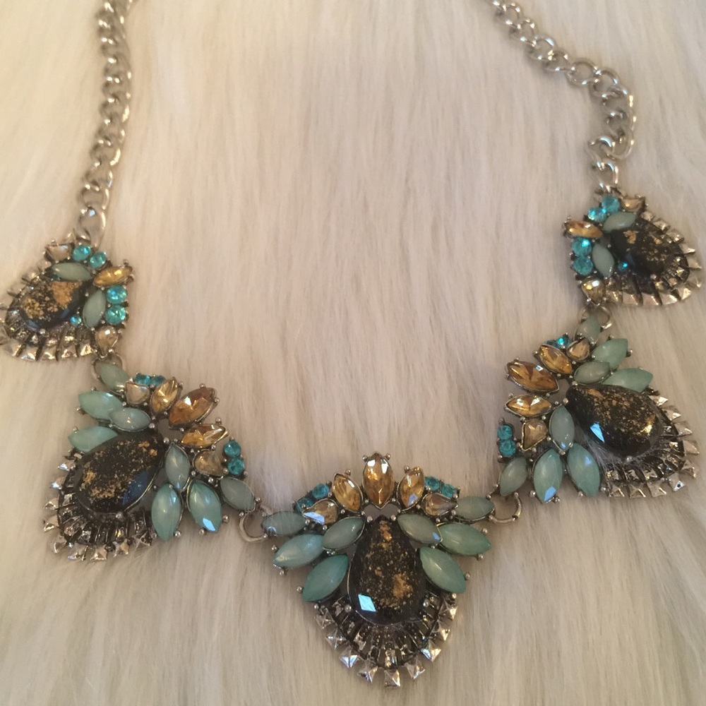 Statement Necklace - Picture 7 of 7