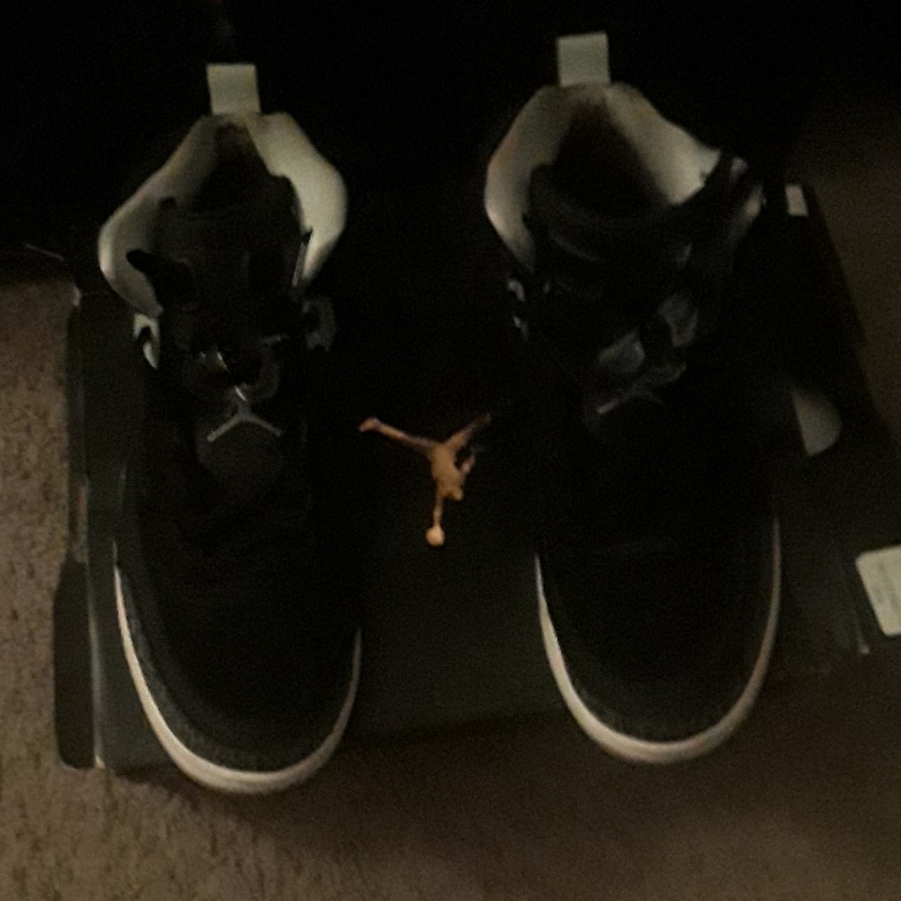Jordan's retro 4 size 10.5