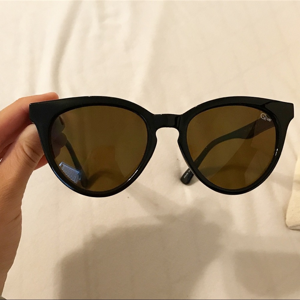 QUAY SUNGLASSES "the love cat"