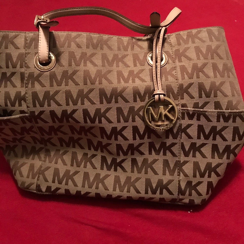 MICHAEL KORS