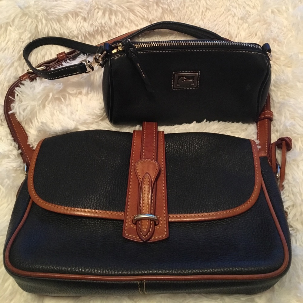 Dooney and Bourke classic handbag with wristlet