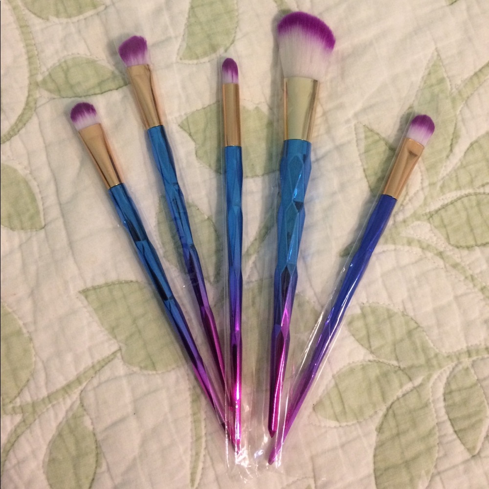 NEW Mermaid Eyeshadow and Blush Makeup Brushes😍😍