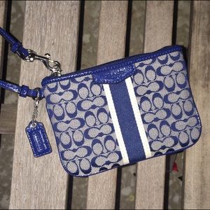 ✨Coach Wristlet