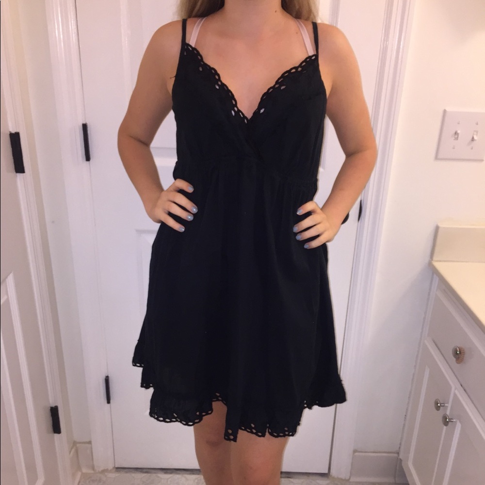 LITTLE BLACK FLOWY  DRESS