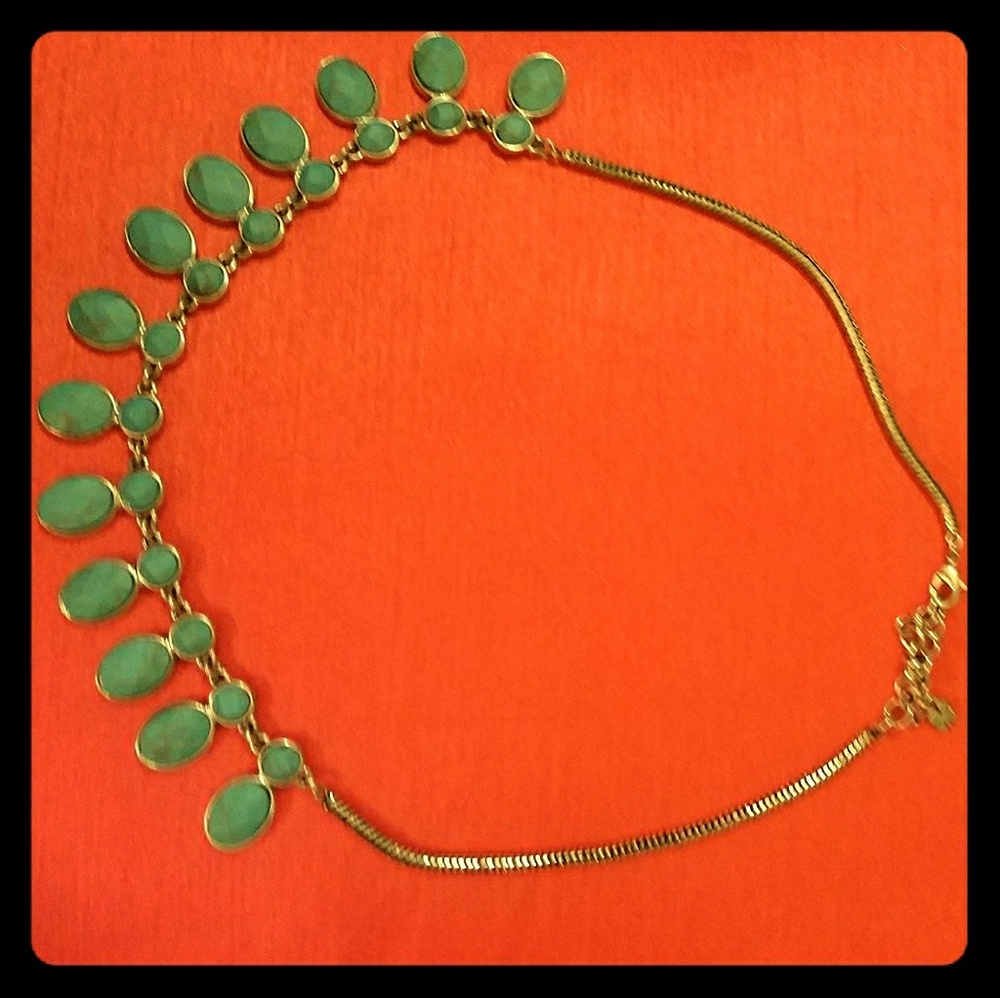 Turquoise silver tone necklace