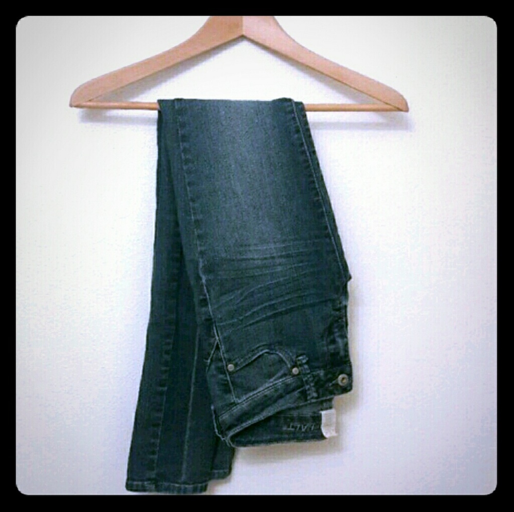 Skinny jeans