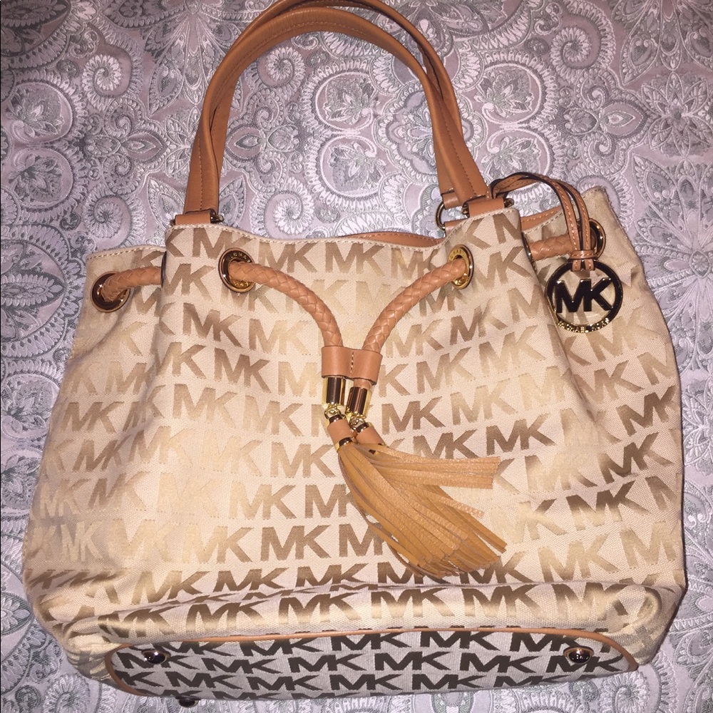 Micheal Kors Purse