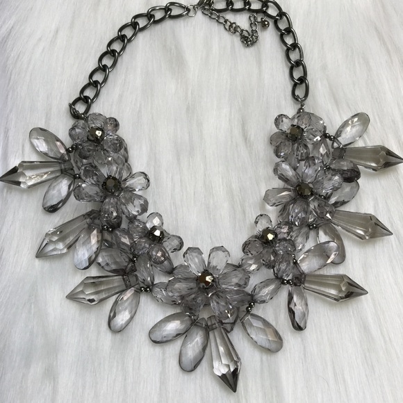 Statement Necklace - Picture 4 of 6
