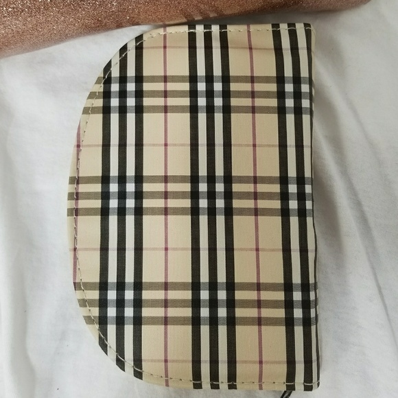 18 PIECE Zip Around Beauty Tools Set - Picture 5 of 5