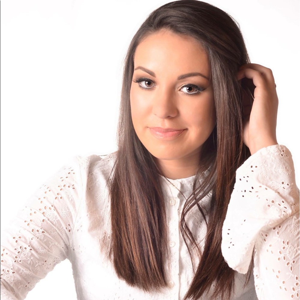 Meet your Posher, Elana