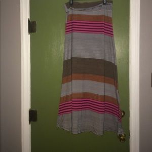 Mossimo long women's skirt size large.