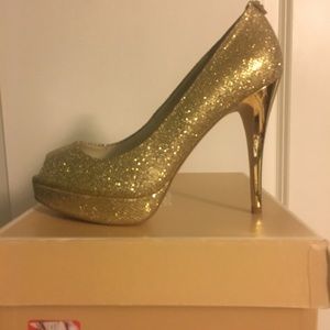 Michael kors gold heels